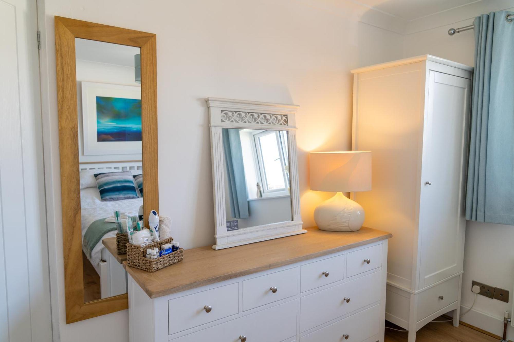Trethvor House Ensuite Double Room With Free Parking In Quiet Residential Area Padstow Exterior photo